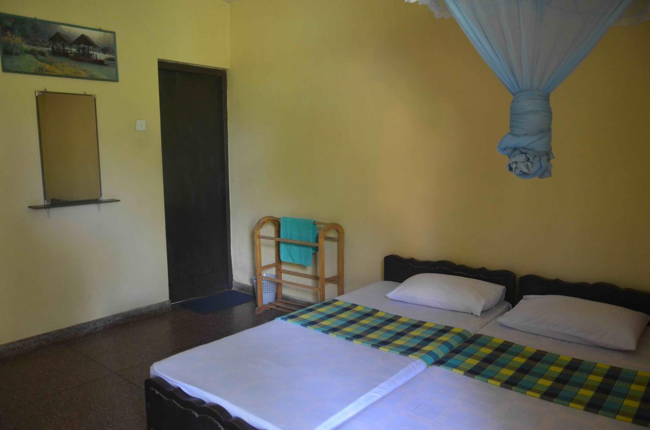 Lake View The Tourist Guest House อนุราธปุระ ภายนอก รูปภาพ